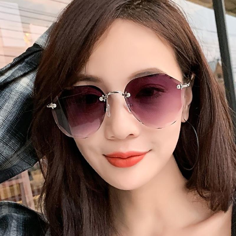 Sunglasses 2021 Gradient Women Luxury Rimless Sun Glasses Lady Retro Oversized Clear Frameless Shades MN1906
Sunglasses 2021 Gradient Women Luxury Rimless Sun Glasses Lady Retro Oversized Clear Frameless Shades MN1906