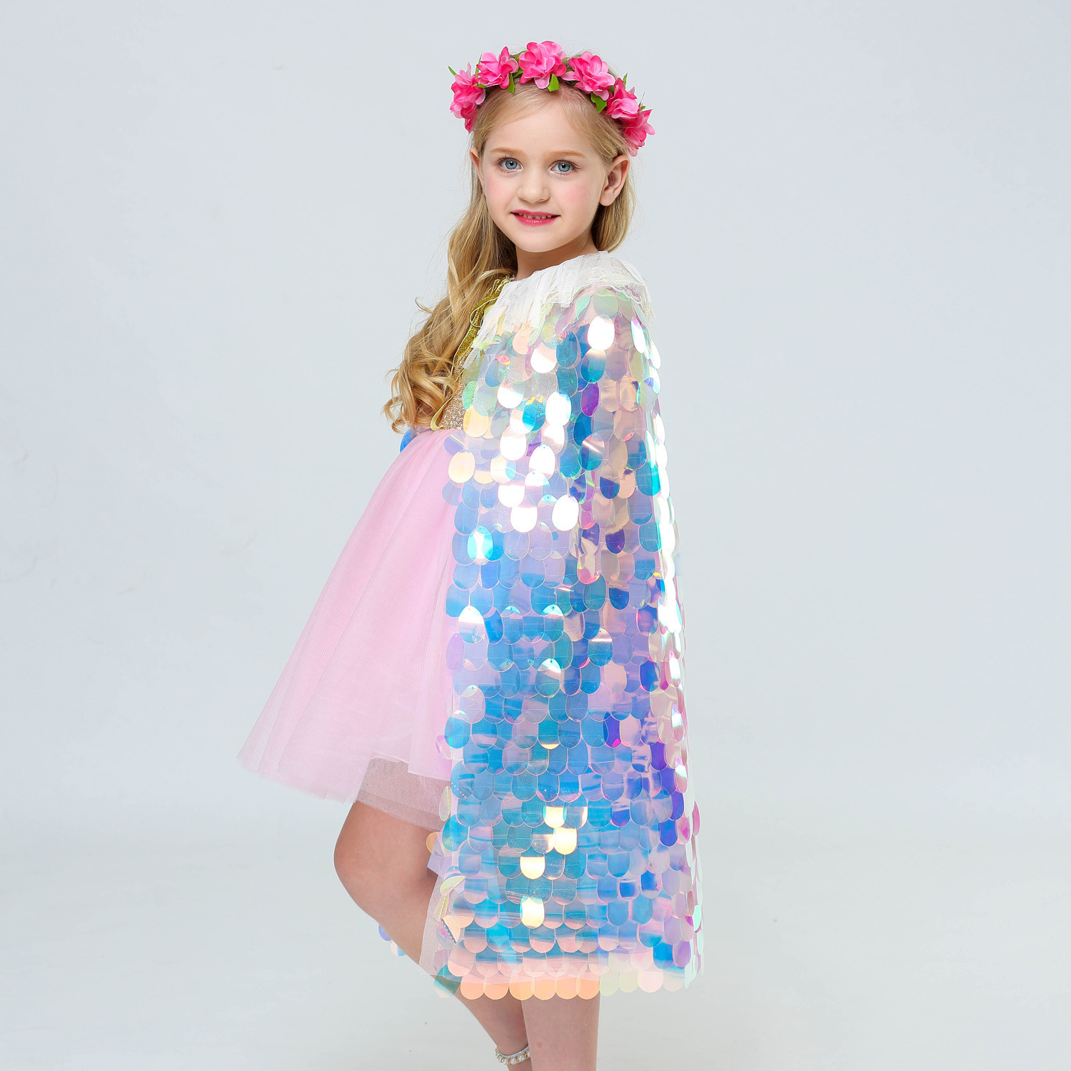 Fashion Girls Sequin Capes Cloak Rainbow Fish Scale Cape for Children Christmas Halloween Cosplay Little Memaid Princess Costume LJ200828