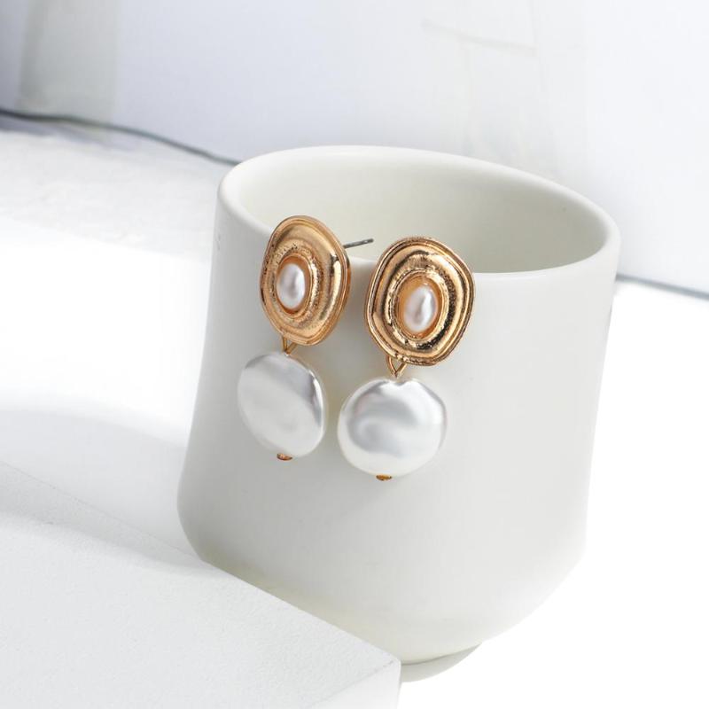 AENSOA Vintage Gold Color Metal Baroque Pearl Drop Earring Fashion Big Retro Temperament Geometric Statement Earrings for Women
AENSOA Vintage Gold Color Metal Baroque Pearl Drop Earring Fashion Big Retro Temperament Geometric Statement Earrings for Women