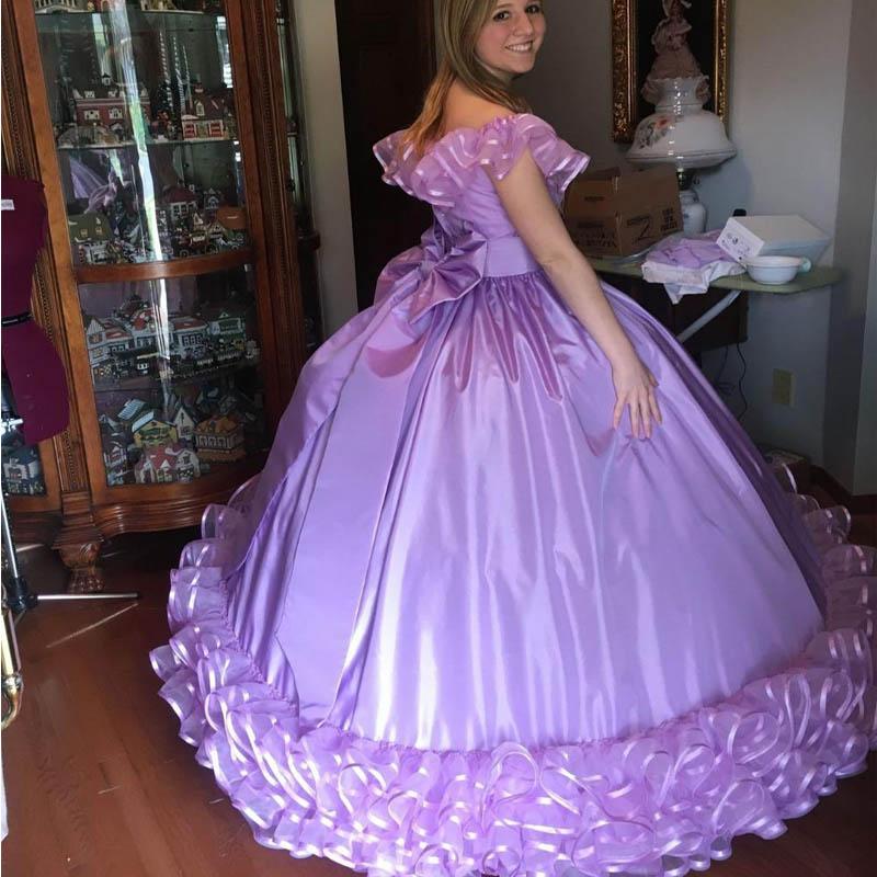 Setwell Off The Shoulder Ball Gown Quinceanera Dresses Sleeveless Tiered Pleated Floor Length Prom Party Gowns With Bow