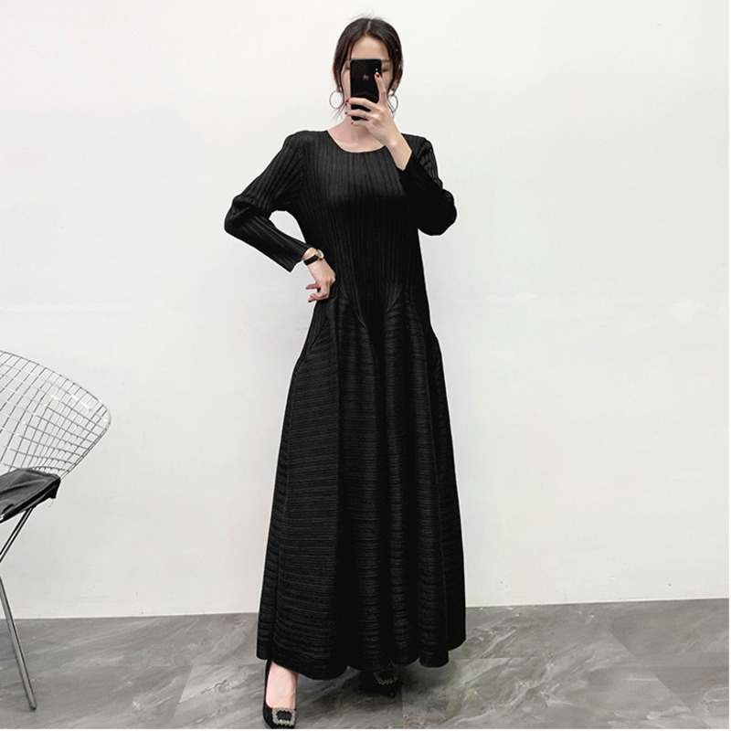 LANMREM New fashion floor length round collar full sleeves pleated loose elastic pleating long dress female party vestido 201126