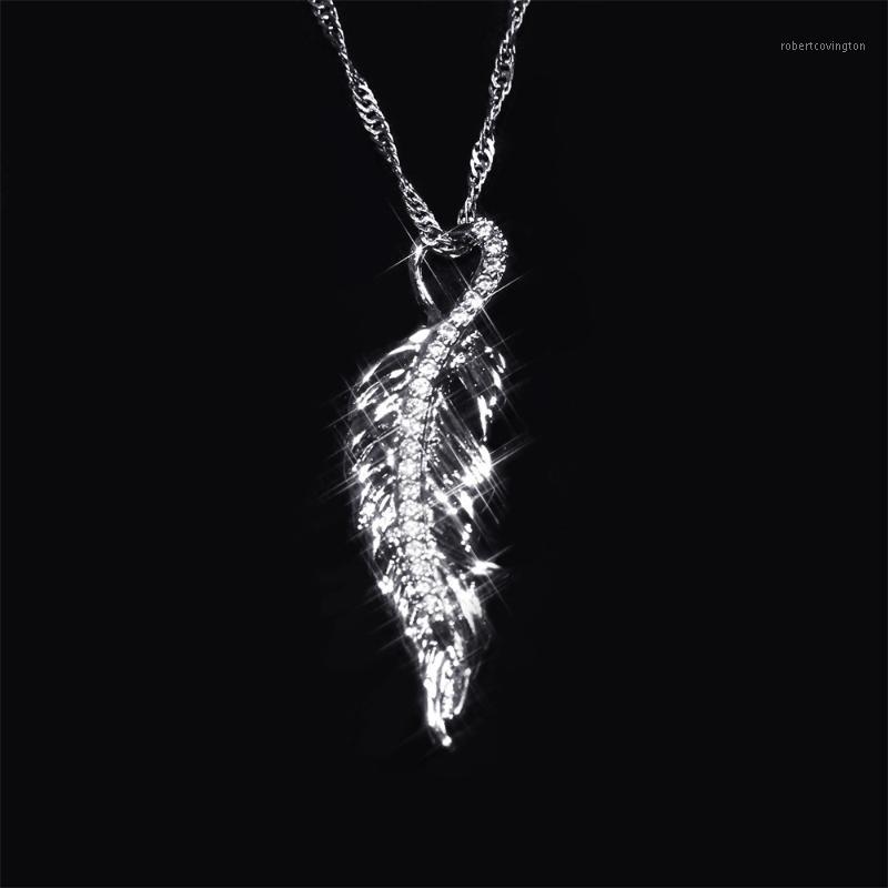 Pendant Necklaces Leaf Necklace Copper Inlaid Zircon Feather Clavicle Chain Europe And America Fashion Vintage Jewelry1
Pendant Necklaces Leaf Necklace Copper Inlaid Zircon Feather Clavicle Chain Europe And America Fashion Vintage Jewelry1