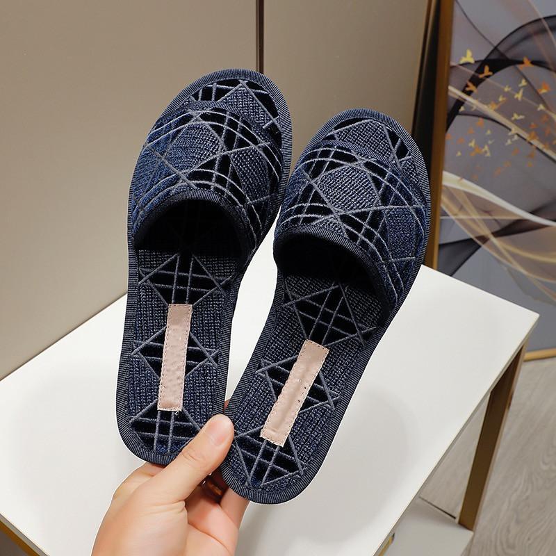 2022 slides slippers cotton embroidery astrology light and thin rubber sole size 35-40, Red
2022 slides slippers cotton embroidery astrology light and thin rubber sole size 35-40, Red