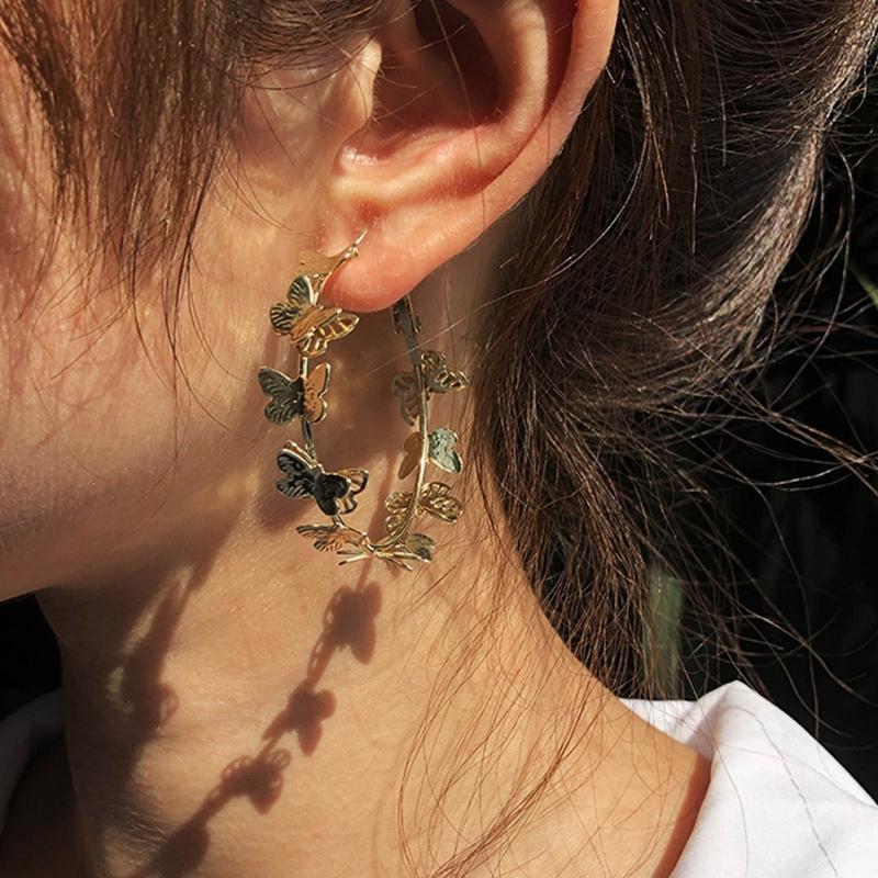Hoop & Huggie Vintage Punk Big Earrings For Women Golden Butterfly Charms Round Circle Dangle Ear Jewelry
Hoop & Huggie Vintage Punk Big Earrings For Women Golden Butterfly Charms Round Circle Dangle Ear Jewelry
