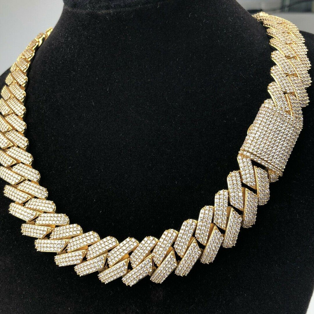 925 Silver Necklace Diamond Heavy Miami Cuban Chain Bracelet 20mm Vvs Jewelry Rap Hip Hop Street Men Ladies
925 Silver Necklace Diamond Heavy Miami Cuban Chain Bracelet 20mm Vvs Jewelry Rap Hip Hop Street Men Ladies