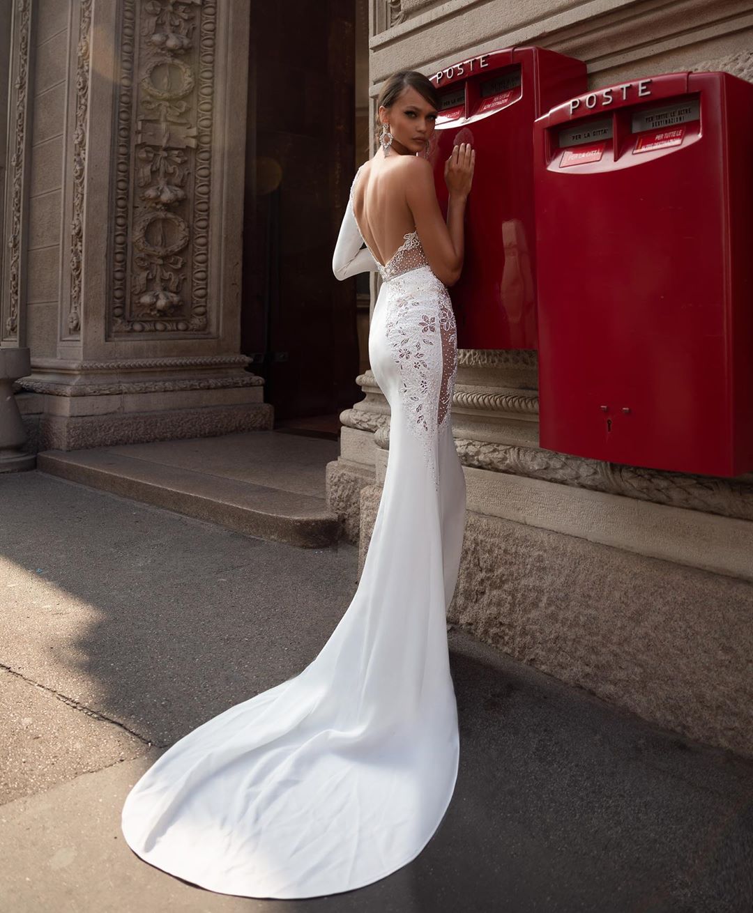 Lace Attractive Mermaid Backless Wedding Dresses Beaded One Shoulder Long Sleeves Bridal Gowns Sweep Train Chiffon Robe De Marie