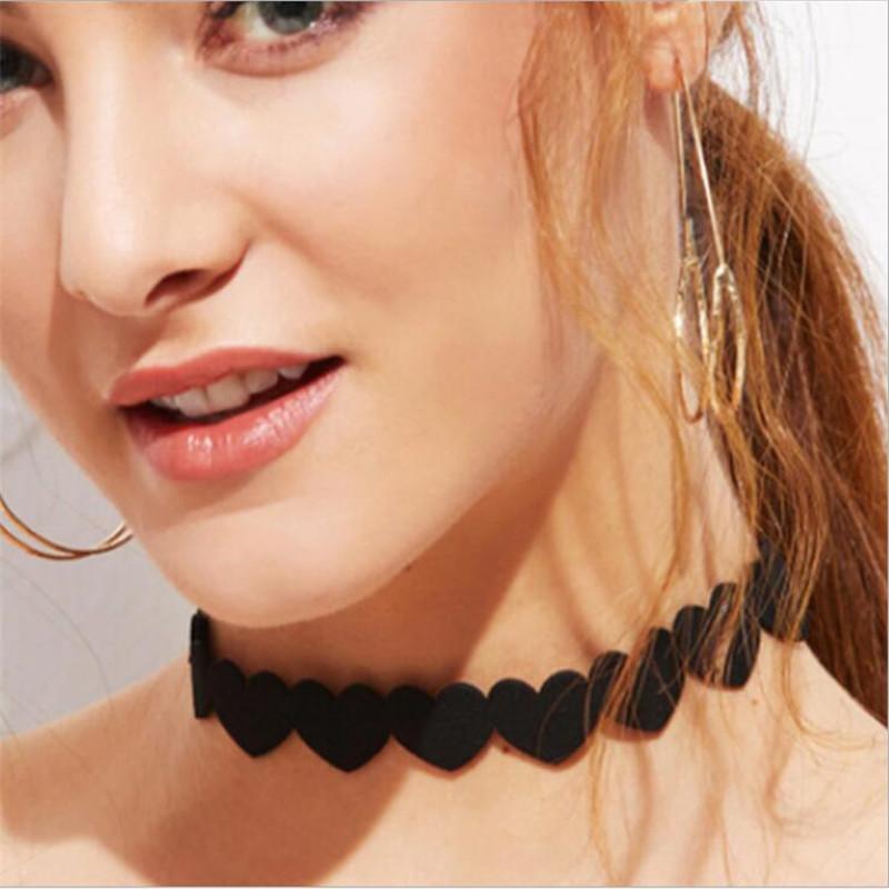 Fashion Black Velvet Love Heart Choker Necklace For Women Simple Adjustable Necklace Accessories Beautiful Ladies Wholesale1 
Fashion Black Velvet Love Heart Choker Necklace For Women Simple Adjustable Necklace Accessories Beautiful Ladies Wholesale1