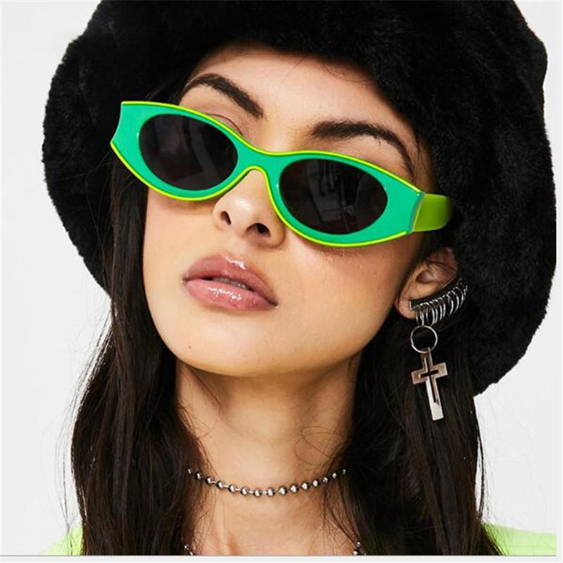 Designer hip-hop glasses Women's trendy glitter sunglasses Personalized dot paint oval frame Cat eye sunglasses
Designer hip-hop glasses Women's trendy glitter sunglasses Personalized dot paint oval frame Cat eye sunglasses