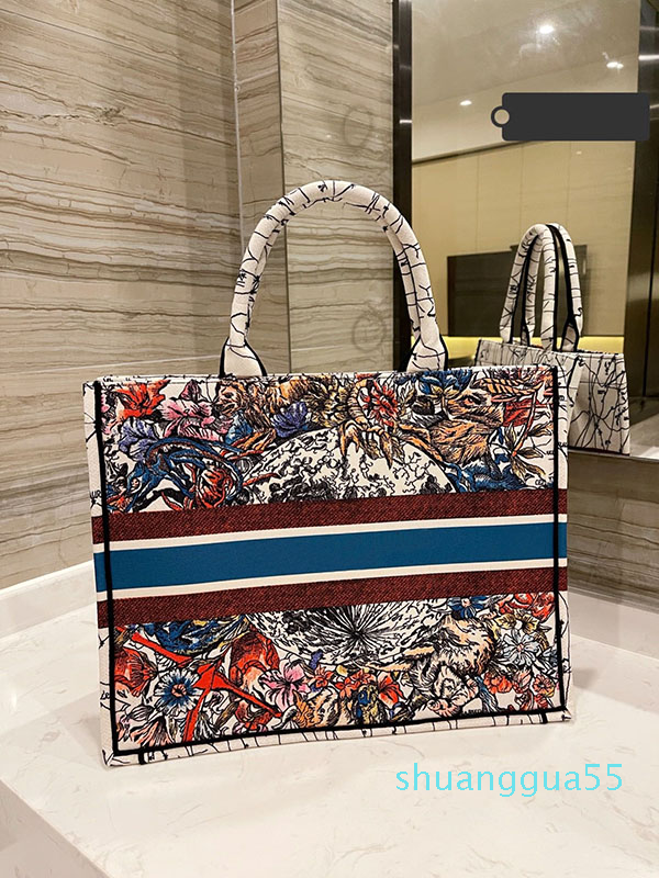 Luxury canvas large capacity shopping bag embroidered exquisite ladies fashion chief designer artwork handbag, Do not shoot the supplementary freight l
Luxury canvas large capacity shopping bag embroidered exquisite ladies fashion chief designer artwork handbag, Do not shoot the supplementary freight l