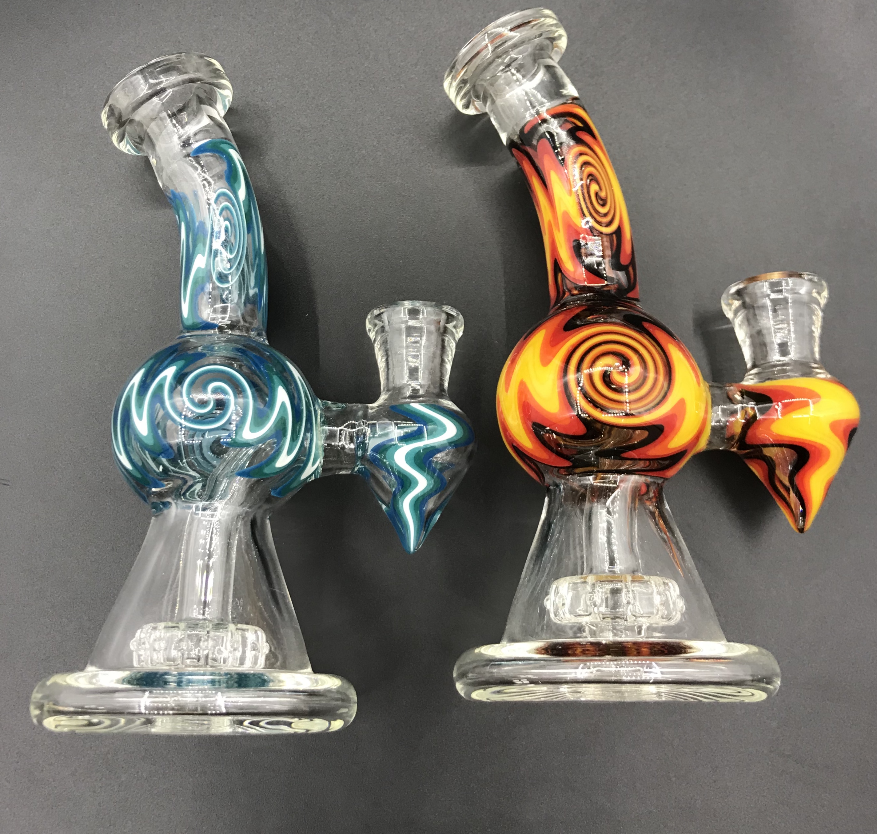Beautiful glass Bongs Thick Glass Beaker Bong Smoking Glass Pipes 6.5 Inchs Tall Recycler Dab Rigs Water Bongs With 14mm Bowl
Beautiful glass Bongs Thick Glass Beaker Bong Smoking Glass Pipes 6.5 Inchs Tall Recycler Dab Rigs Water Bongs With 14mm Bowl
