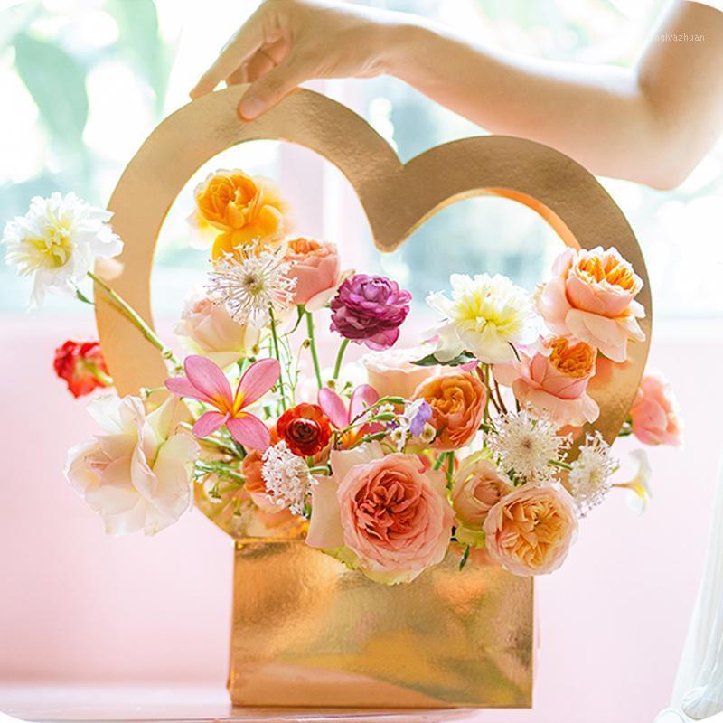 Portable Flower Boxes With Heart Shape Handle Colorful Handy Gifts Bags Handbags For Packing Gifts Flowers Wedding Party Decor1
Portable Flower Boxes With Heart Shape Handle Colorful Handy Gifts Bags Handbags For Packing Gifts Flowers Wedding Party Decor1