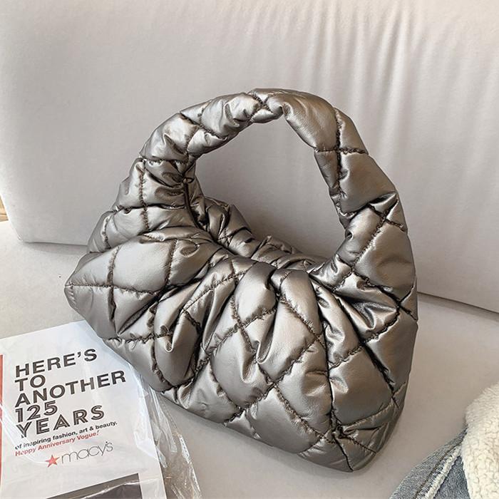 Fashion Ruffles clouds Axillary bags for women handbag High Quality pu leather Shoulder Bags Space Down hand totes silvery, Black
Fashion Ruffles clouds Axillary bags for women handbag High Quality pu leather Shoulder Bags Space Down hand totes silvery, Black