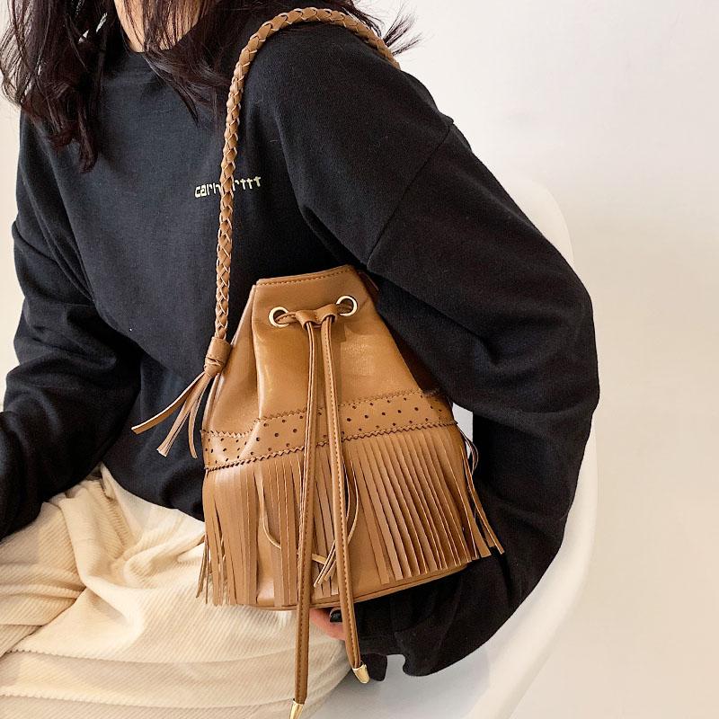 Vintage Shoulder Bags For Women Retro Tassel Bohemia Design Shoulder Purse Women Luxury Handbag Drawstring Bucket Style, Coffee shoulder bag
Vintage Shoulder Bags For Women Retro Tassel Bohemia Design Shoulder Purse Women Luxury Handbag Drawstring Bucket Style, Coffee shoulder bag