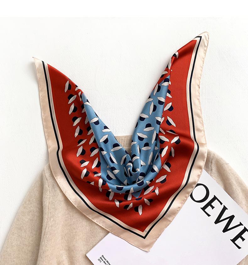 New Spring/Autumn fashion Graffiti printing Real silk Ladies scarves small square women's silk neckerchief thin Korean scarf
New Spring/Autumn fashion Graffiti printing Real silk Ladies scarves small square women's silk neckerchief thin Korean scarf