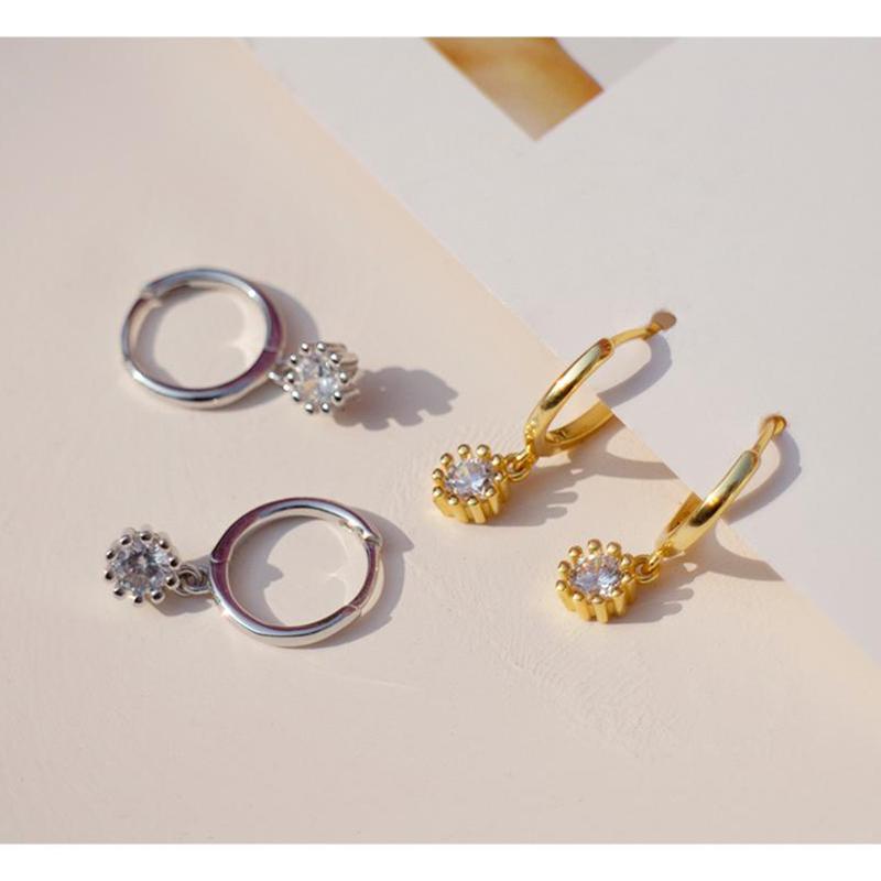 NEW 925 sterling silver earring fashion zircon circle shape short drop earring ear ring trend sweet girl women silver ear jewelr
NEW 925 sterling silver earring fashion zircon circle shape short drop earring ear ring trend sweet girl women silver ear jewelr