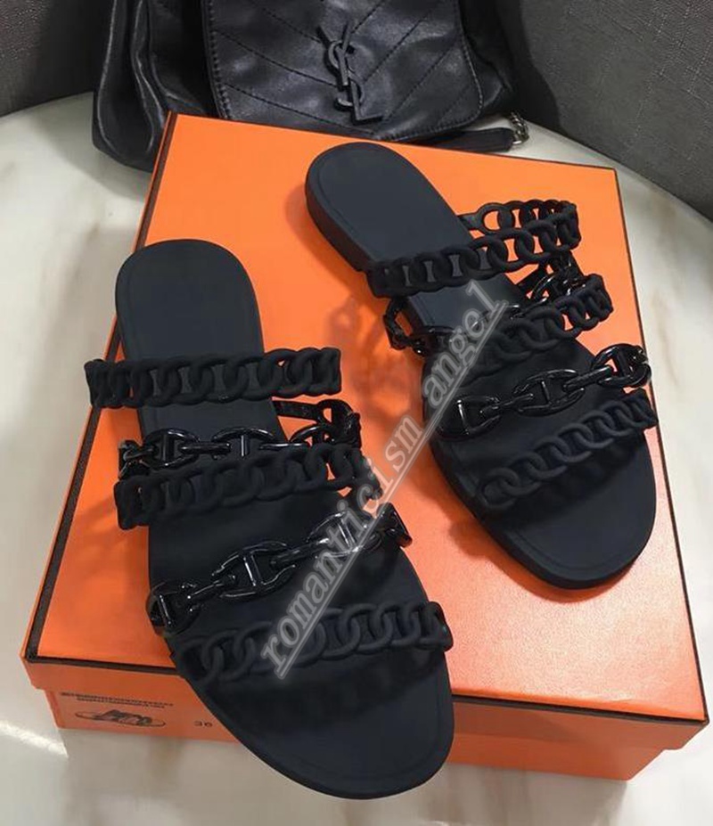 2021 new Hot sale name slippers beautiful ladies sandals rubber luxe sandals slippers flat shoes slippers party wedding shoes size 35-40
2021 new Hot sale name slippers beautiful ladies sandals rubber luxe sandals slippers flat shoes slippers party wedding shoes size 35-40