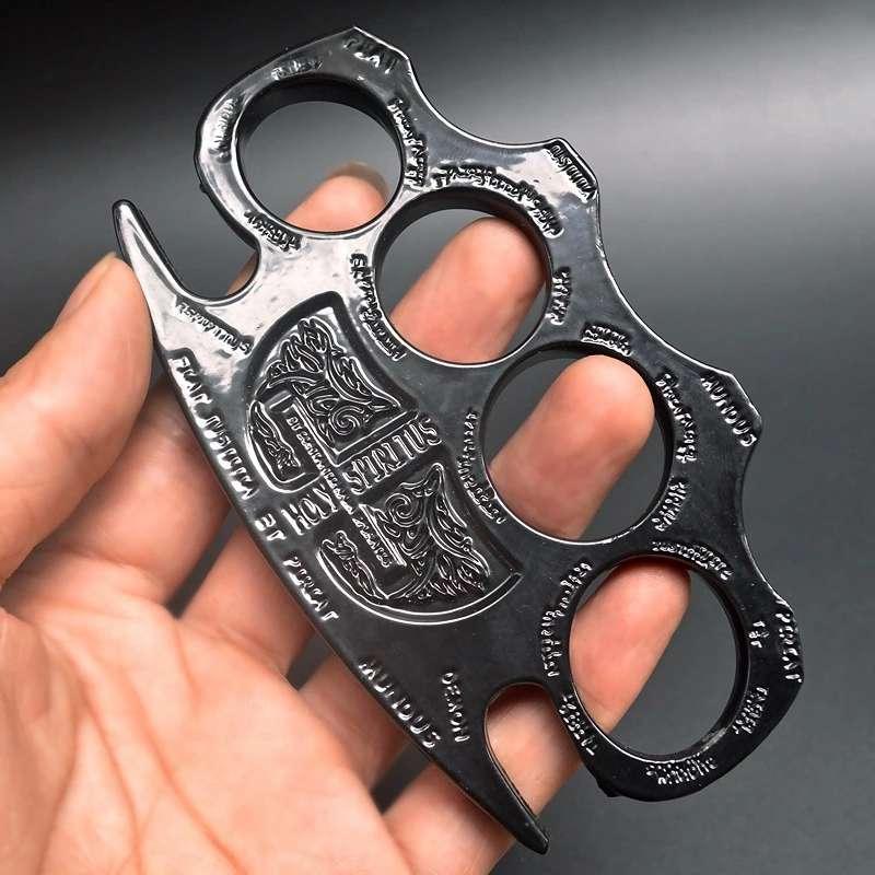 High Hardness Hell Detective Constantine Brass Knuckle Outdoor EDC tools Knuckles Duster Buckle Break window Self-Defense tool1312315 
High Hardness Hell Detective Constantine Brass Knuckle Outdoor EDC tools Knuckles Duster Buckle Break window Self-Defense tool1312315
