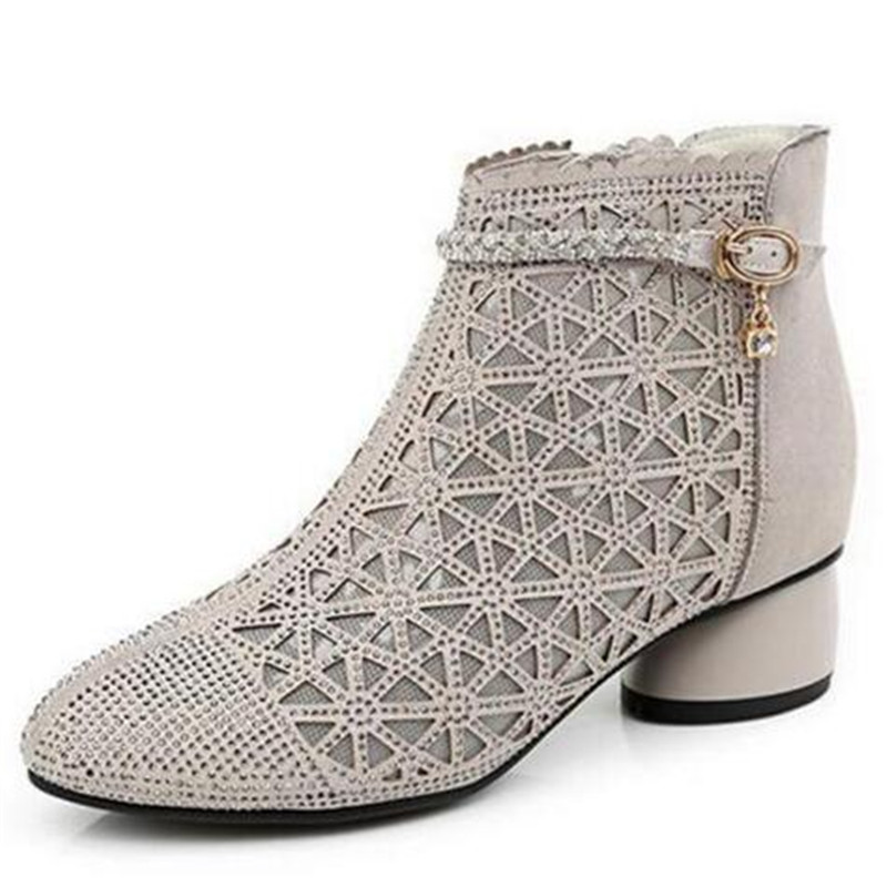 Wholesale and retail 2020 New Spring and Summer Women Ankle Boots Hollow Breathable Rhinestone Women Boots Fashion Sandals Women Shoes Boots, Black
Wholesale and retail 2020 New Spring and Summer Women Ankle Boots Hollow Breathable Rhinestone Women Boots Fashion Sandals Women Shoes Boots, Black