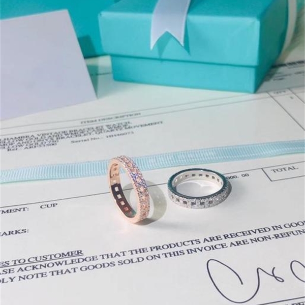 TSHOU298 classic 925 s silver round zircon wedding ring for women with two color Y1128
TSHOU298 classic 925 s silver round zircon wedding ring for women with two color Y1128