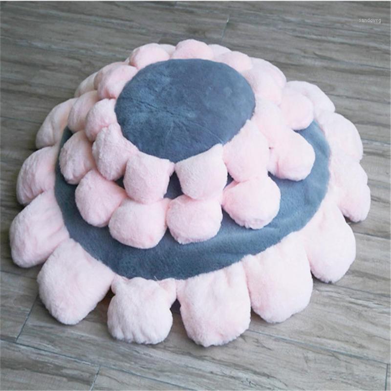 Cute Flower Shape Cat Bed Short Plush Soft Cat House Winter Pet Dog Cushion Mats Warm Puppy Kennel Nest 50/70/105cm1
Cute Flower Shape Cat Bed Short Plush Soft Cat House Winter Pet Dog Cushion Mats Warm Puppy Kennel Nest 50/70/105cm1