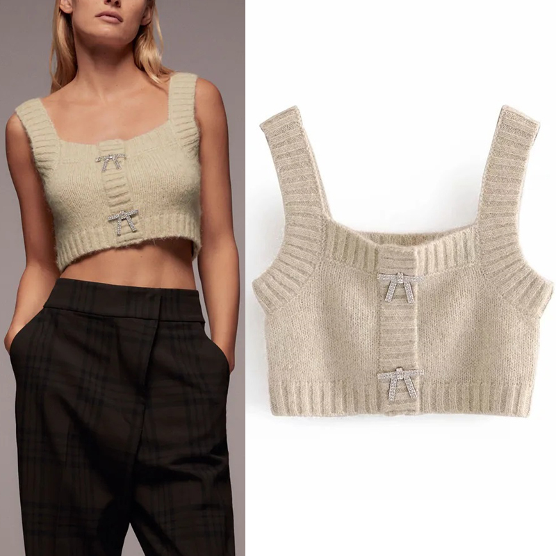 2021 New Women Rhinestone Buttons Cropped Knitted Sweater Vest Woman Fashion Wide Straps Sleeveless Pullover Sexy Top 1lpm, Beige
2021 New Women Rhinestone Buttons Cropped Knitted Sweater Vest Woman Fashion Wide Straps Sleeveless Pullover Sexy Top 1lpm, Beige