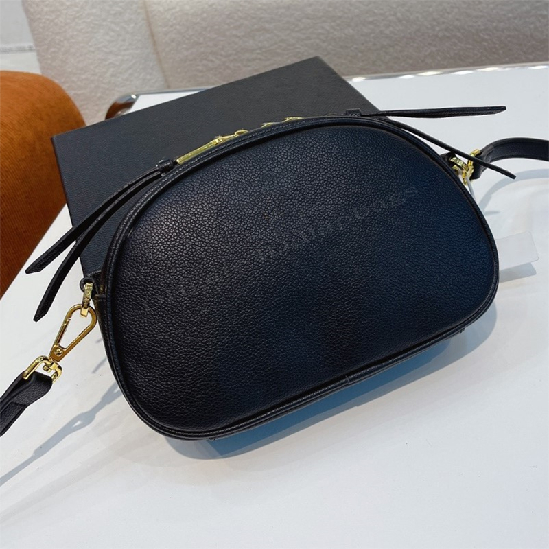 Designers Cosmetic Bags Cases Handbag Shoulder Cross Body Clutch Tote Bag Letters Plain Geometric Half Moon Zipper Makeup Waist Fanny Lady Women Luxury Handbags, Not sold separately
Designers Cosmetic Bags Cases Handbag Shoulder Cross Body Clutch Tote Bag Letters Plain Geometric Half Moon Zipper Makeup Waist Fanny Lady Women Luxury Handbags, Not sold separately