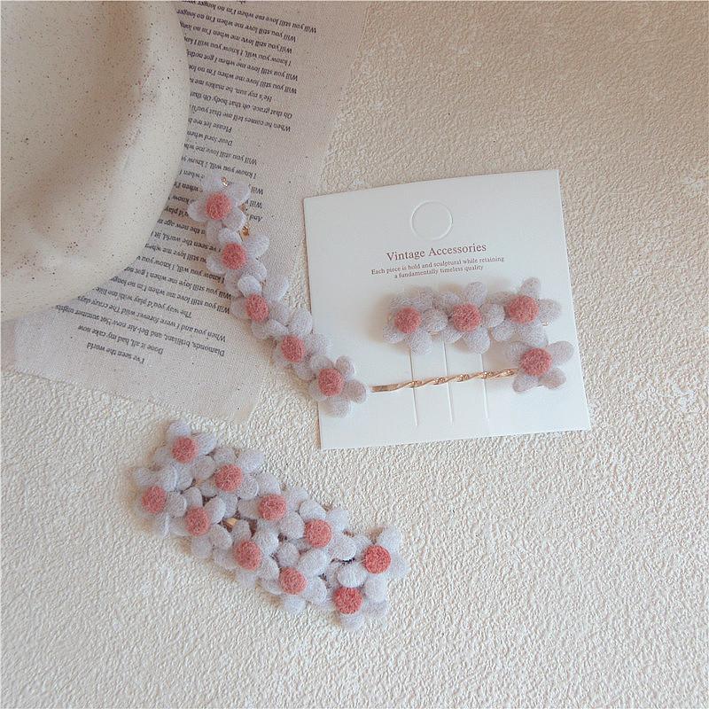 New hairpin word clip net red head flower jewelry hairpin simple ins duckbill clip hair accessory
New hairpin word clip net red head flower jewelry hairpin simple ins duckbill clip hair accessory