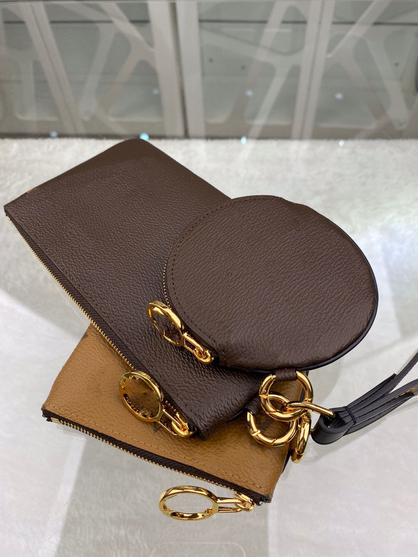 Luxury Designer Coin Purses Set 3-in-One Waistlet Change Pouch Round Square Zippy Wallets Reverse Colors Golden Zipper Flower Wistband
Luxury Designer Coin Purses Set 3-in-One Waistlet Change Pouch Round Square Zippy Wallets Reverse Colors Golden Zipper Flower Wistband