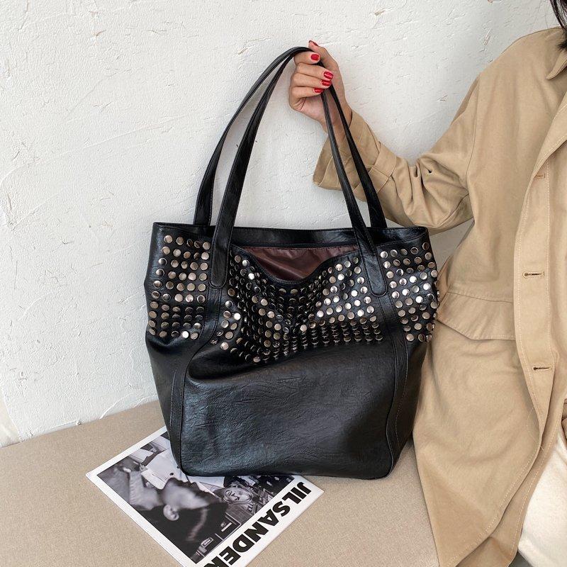 Fashion Rivet Large Capacity Women Shoulder Bag Soft Casual Black Female Shopping Bag Ladies Purses and Handbags Tote Travel
Fashion Rivet Large Capacity Women Shoulder Bag Soft Casual Black Female Shopping Bag Ladies Purses and Handbags Tote Travel