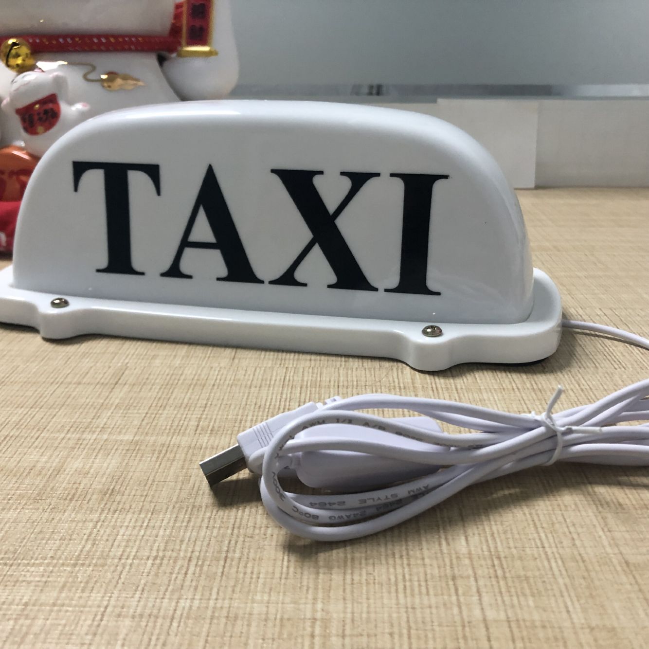 Truck Taxi Cab Sign Roof Dome LED Light Lamp Shell Magnetic Base for taxi drivers LED Light Sign for Car Windshield