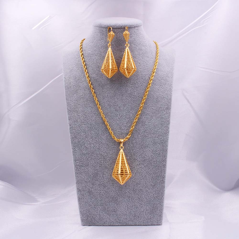 Dubai Luxury new 18K gold filled Jewelry sets for Women Indian bridal Ethiopia Necklace Earrings African Indian wedding set Wife gifts, Golden
Dubai Luxury new 18K gold filled Jewelry sets for Women Indian bridal Ethiopia Necklace Earrings African Indian wedding set Wife gifts, Golden