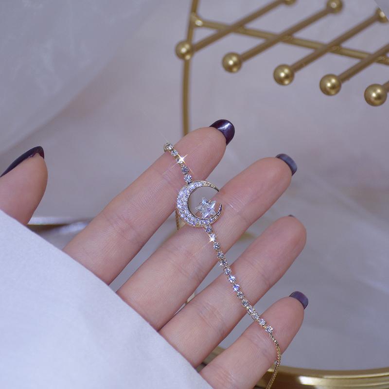 Charm Bracelets Elegant Delicate Zircon Moon Star Bracelet Bling Micro Inlaid Zirconia Feminia Anniversary Gift
Charm Bracelets Elegant Delicate Zircon Moon Star Bracelet Bling Micro Inlaid Zirconia Feminia Anniversary Gift