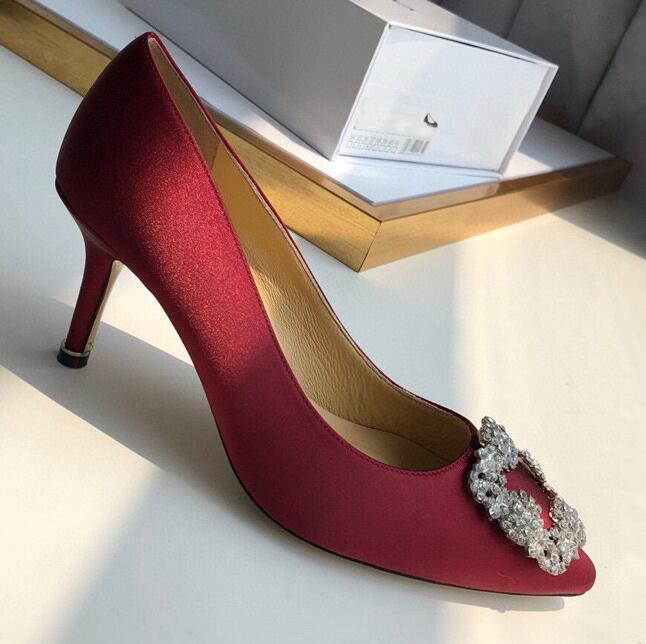 2020 High Quality Designer Wedding Shoes For Women Bridal Sandals Fashion Sexy Pointed Toe Dress High Heels Shiny Leather
2020 High Quality Designer Wedding Shoes For Women Bridal Sandals Fashion Sexy Pointed Toe Dress High Heels Shiny Leather