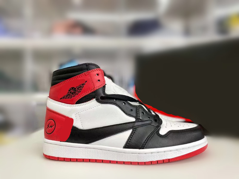 New Classic Basketball Shoes fragments Jumpman 1s High OG Black Toe Women Basketball Shoe Outdoor Trainers Sports With Original Box
New Classic Basketball Shoes fragments Jumpman 1s High OG Black Toe Women Basketball Shoe Outdoor Trainers Sports With Original Box