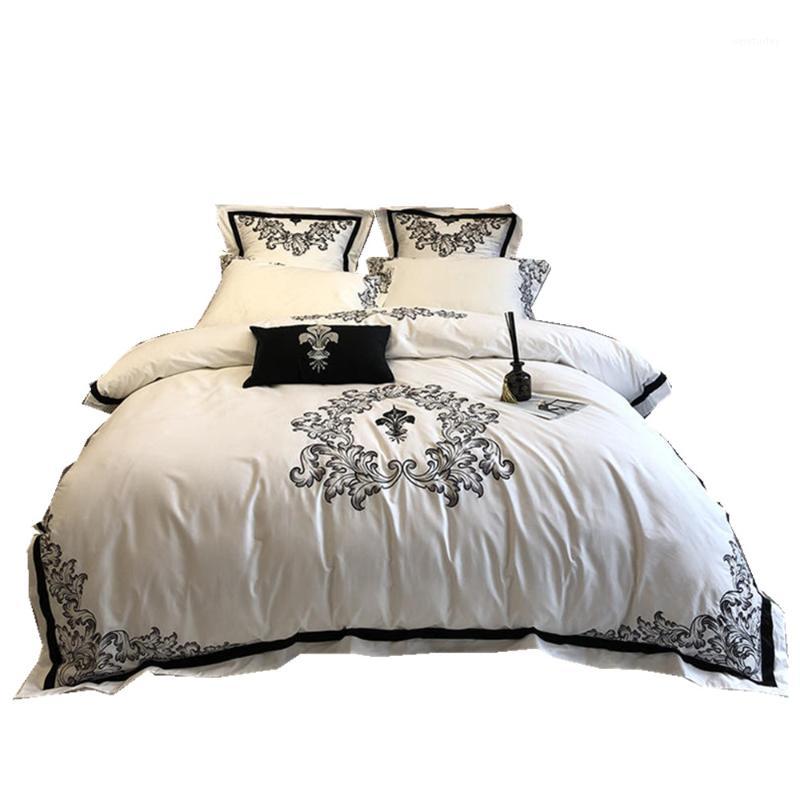 4/6/7 pieces Egyptian Cotton bedding set queen king size linens white bedsheets black embroidery duvet cover pillow case 60*60cm1, As pic
4/6/7 pieces Egyptian Cotton bedding set queen king size linens white bedsheets black embroidery duvet cover pillow case 60*60cm1, As pic