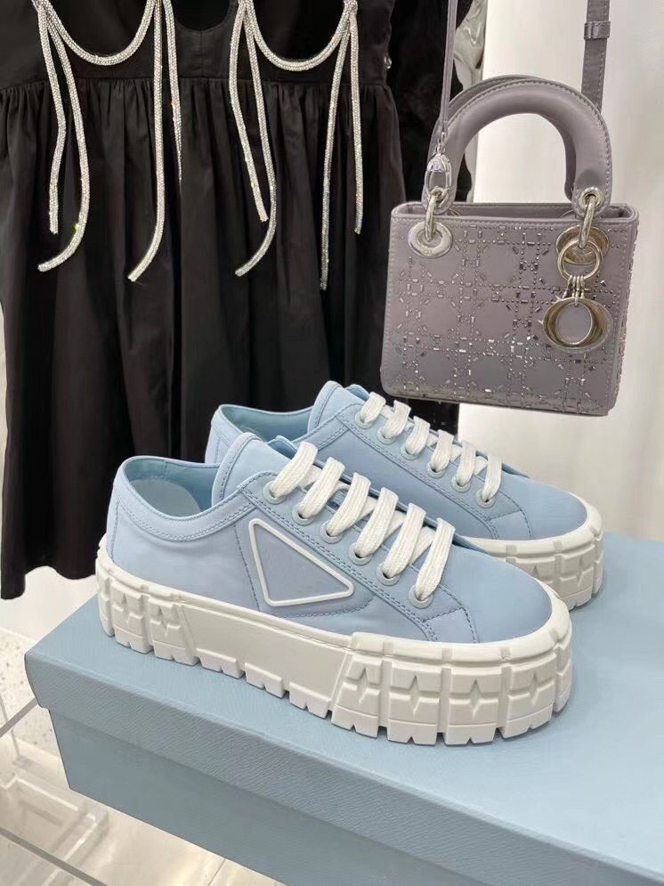 22-23 Nylon Casual shoes gabardine sneakers Double Wheel sequin women shoes Triple Thick bottom Luxury designer outdoor Trainers, Color 6
22-23 Nylon Casual shoes gabardine sneakers Double Wheel sequin women shoes Triple Thick bottom Luxury designer outdoor Trainers, Color 6