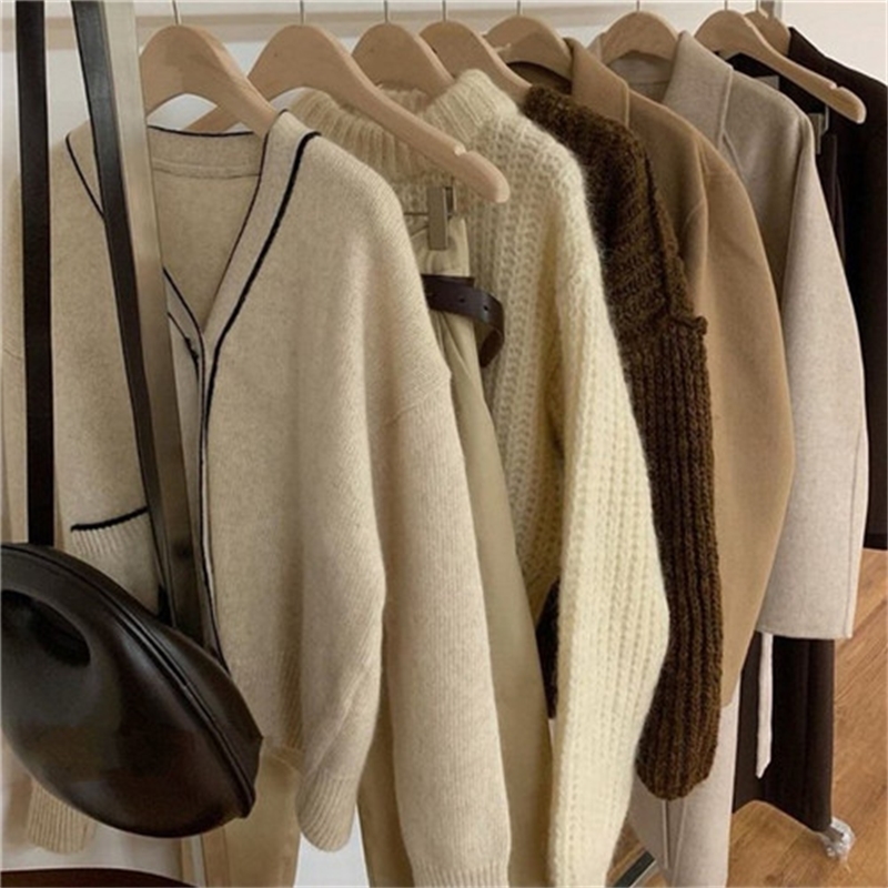 Beige V-Neck Knitted Sweater For Women, Warm Loose Single Breasted Pocket Wool Casual Cardigan