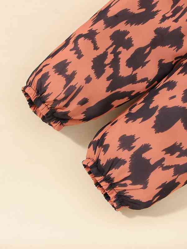 Baby Twist Hem Tee & Allover Print Pants SHE