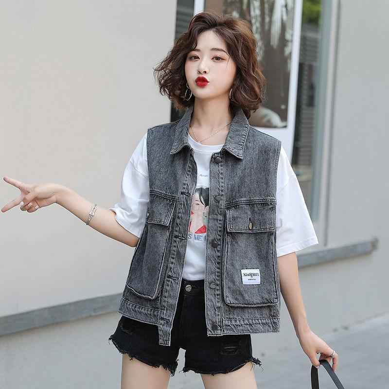 Loose Grey Tooling Big Pocket Denim Vest women Streetwear Turn-down Collar Sleeveless Jean Coat Large Size Patch Designs Outwear, Light blue
Loose Grey Tooling Big Pocket Denim Vest women Streetwear Turn-down Collar Sleeveless Jean Coat Large Size Patch Designs Outwear, Light blue