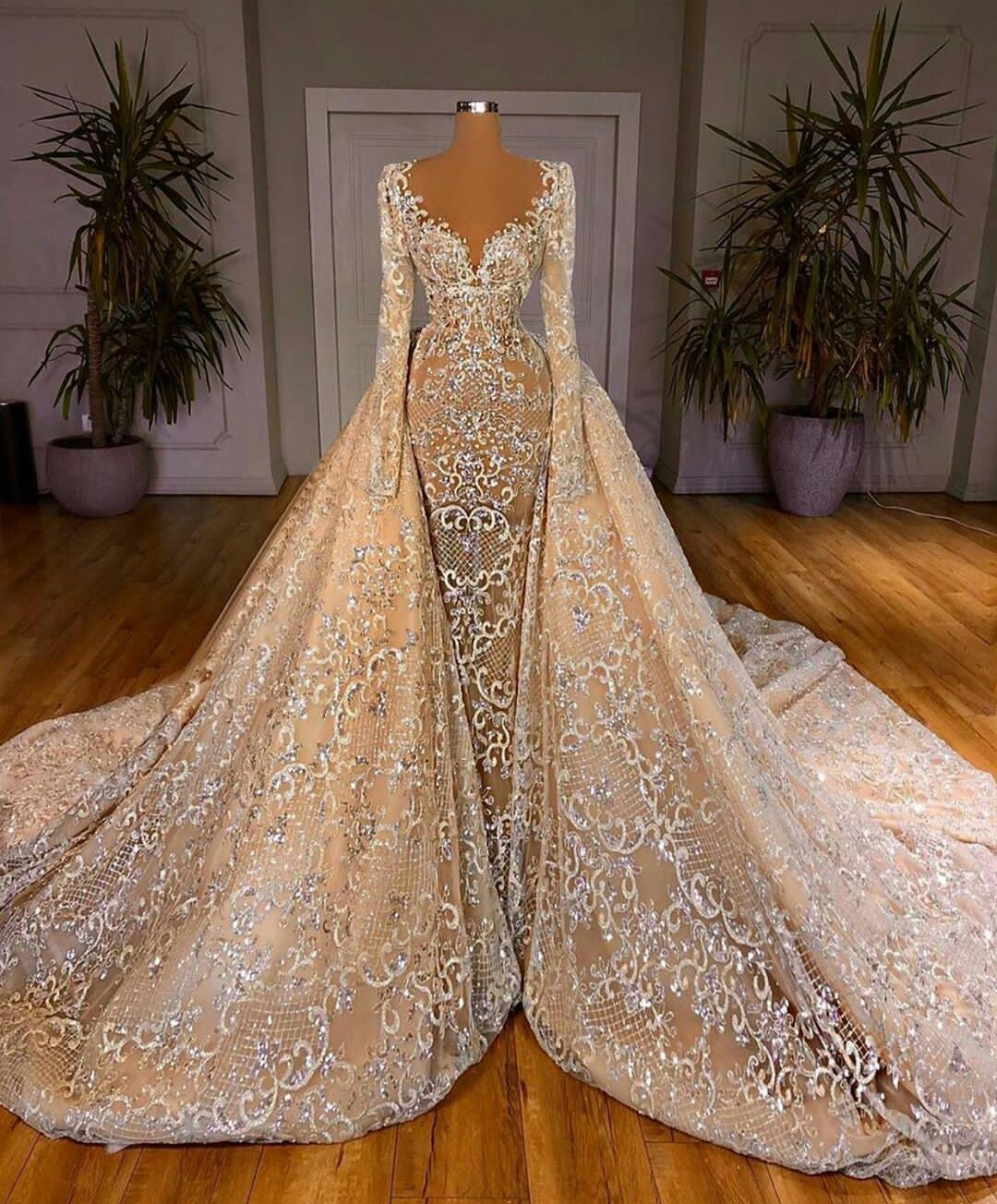 2021 Champagne Lace Wedding Dresses with Detachable Train Long Sleeves Beaded Bridal Gowns Custom Made robes de mariée