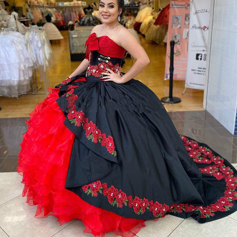 Red Black Ball Gown Quinceanera Dresses Organza Ruffles Prom Dresses Appliques Lace Up Sweet 16 Dress Pageant Party Gowns