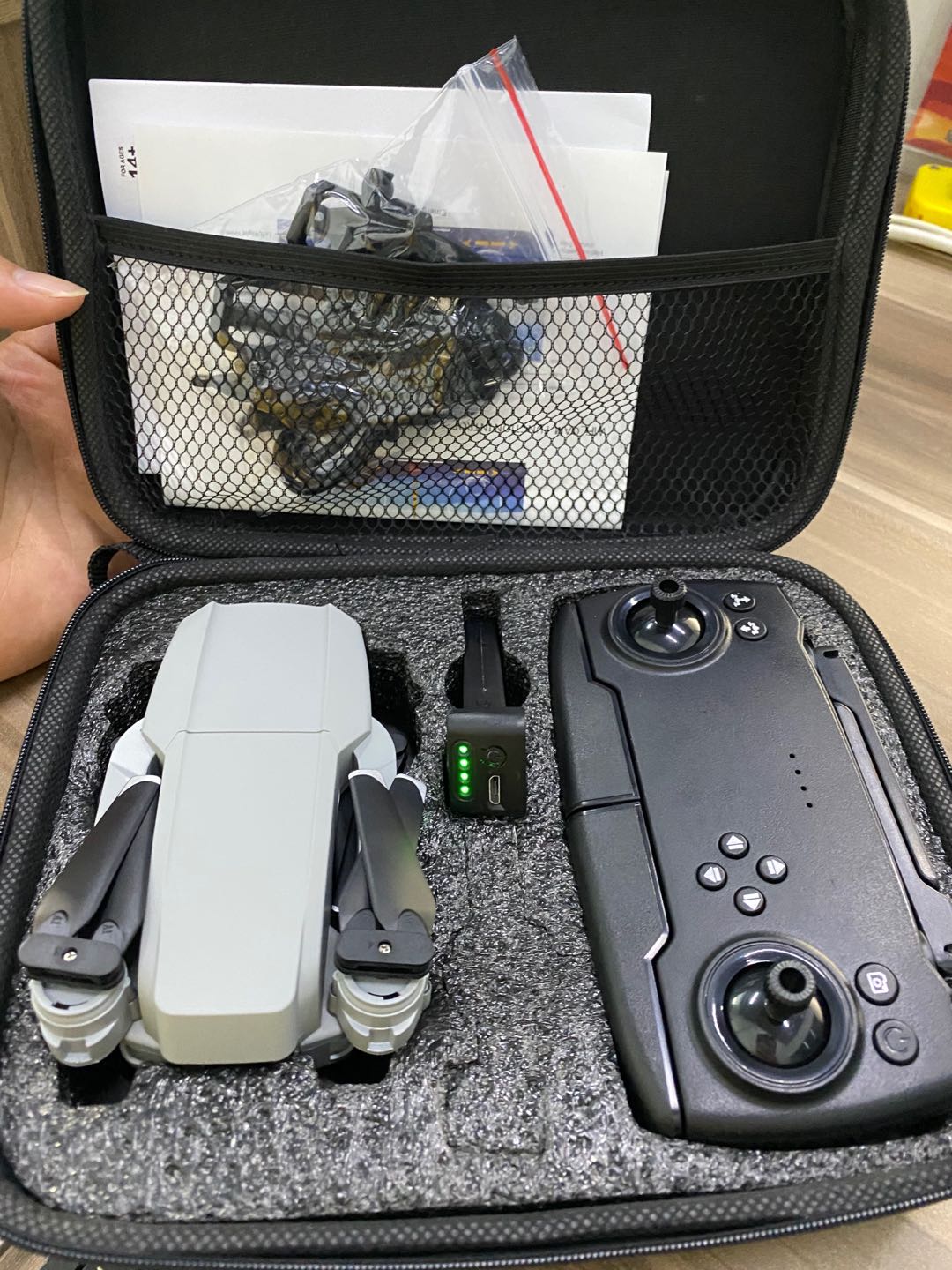 CSJ-X2 RC Drone With Camera HD 4k FPV Drone 4k Professional Wifi Quadcopter Foldable Dual Cameras Altitude Hold Mode Drones Toys, White
CSJ-X2 RC Drone With Camera HD 4k FPV Drone 4k Professional Wifi Quadcopter Foldable Dual Cameras Altitude Hold Mode Drones Toys, White