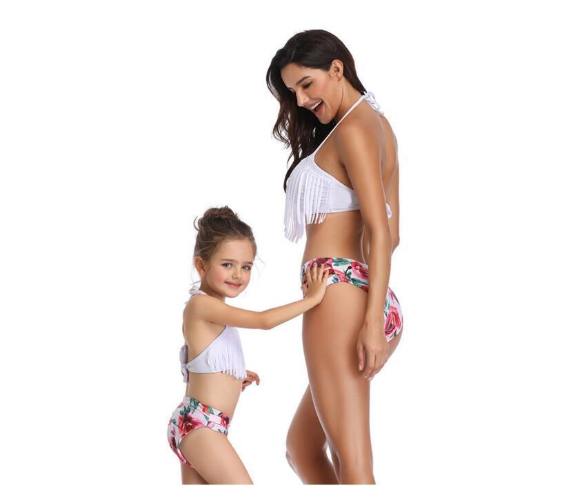 Mother And Daughter Swimsuit Family Look Mommy and Me Clothes Bikini Tassel Mom Daughter Swimwear Family Matching Clothes 201128