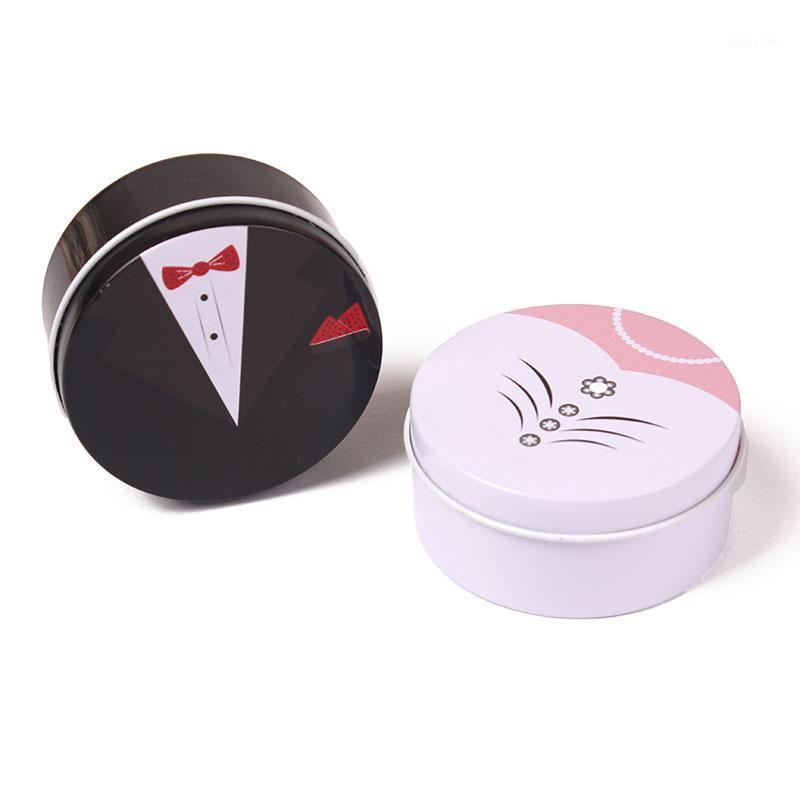 1Pcs Bride And Groom Gift Box Wedding Boxes Favour Boxes Round Tinplate Candy Chocolate Gfit Box Wedding Decorations1
1Pcs Bride And Groom Gift Box Wedding Boxes Favour Boxes Round Tinplate Candy Chocolate Gfit Box Wedding Decorations1