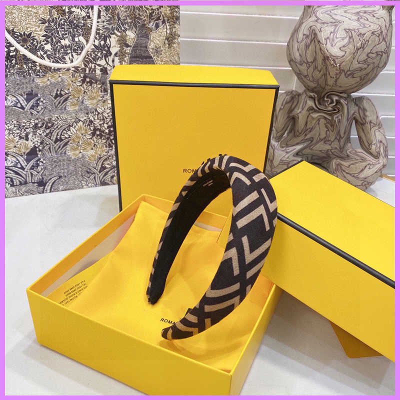 NEW Designer Headband Designer Accessories Hair Hoops F Letters Headwrap Woman Brown Headwraps Luxurys Designers Jewelry D221126F
NEW Designer Headband Designer Accessories Hair Hoops F Letters Headwrap Woman Brown Headwraps Luxurys Designers Jewelry D221126F