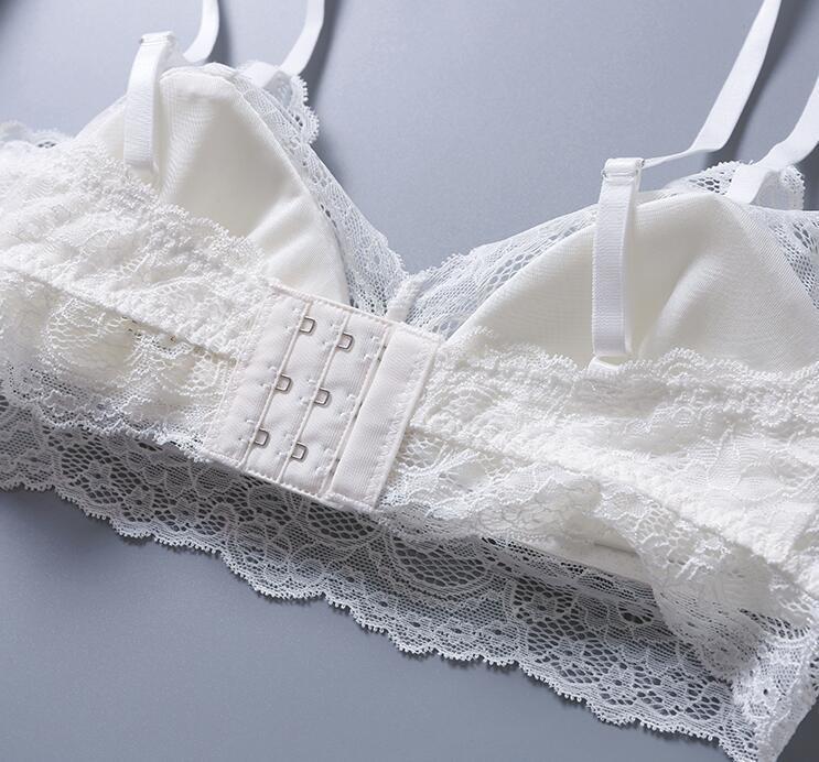 1PC 100% Silk Lining Sexy Triangle Thin Type Lace Trim Wireless Bra Bralette Removable Pads SG404 201202