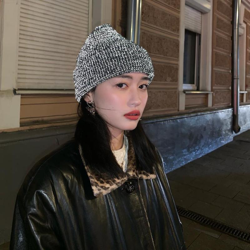 Beanie/Skull Caps 2021 Warm Women's Reflective Beanie Hat Black Grey Winter Autumn Knitted Sombreros De Mujer
Beanie/Skull Caps 2021 Warm Women's Reflective Beanie Hat Black Grey Winter Autumn Knitted Sombreros De Mujer