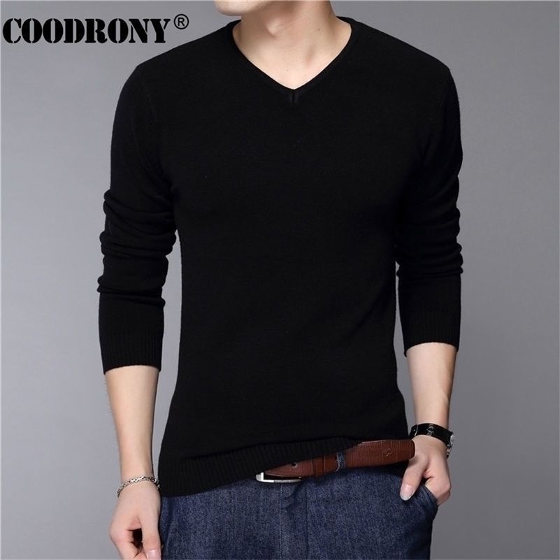 COODRONY Casual Slim Fit Sweater Men Classic Pure Black Pullover Men Solid Color V-Neck Pull Homme Cashmere Wool Sweaters Shirts 201201, Light grey 
COODRONY Casual Slim Fit Sweater Men Classic Pure Black Pullover Men Solid Color V-Neck Pull Homme Cashmere Wool Sweaters Shirts 201201, Light grey