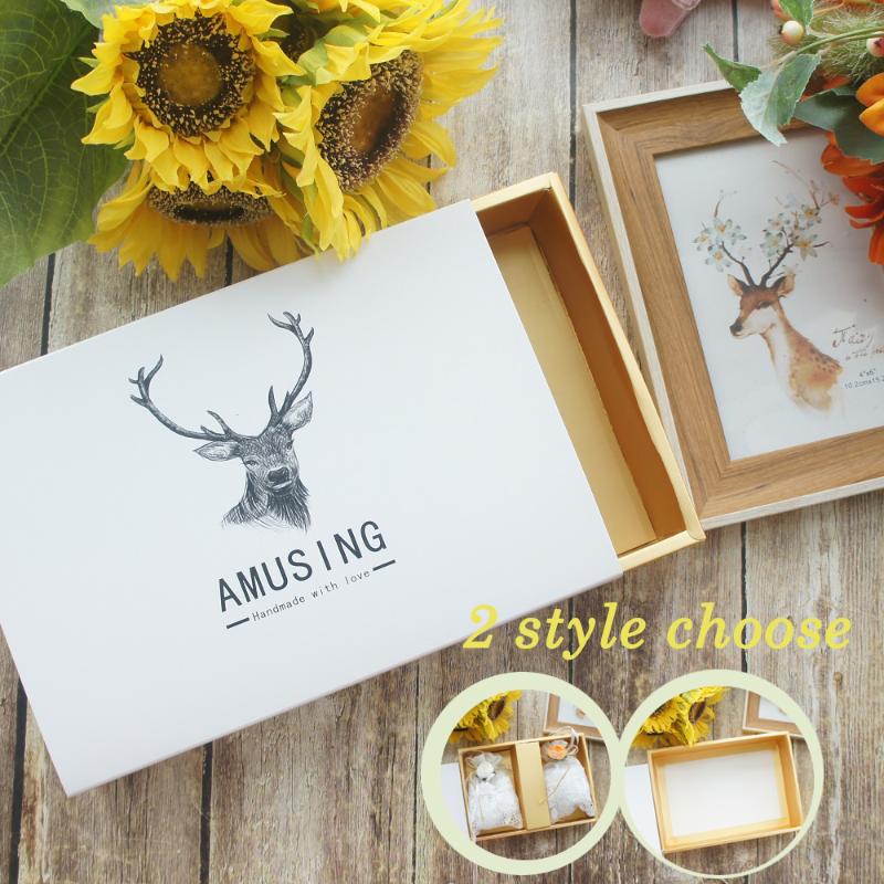 22*15*5cm 5pcs Gold White Elk Paper Box Macaron Chocolate Cookie Christmas Party Gifts Packaging
22*15*5cm 5pcs Gold White Elk Paper Box Macaron Chocolate Cookie Christmas Party Gifts Packaging