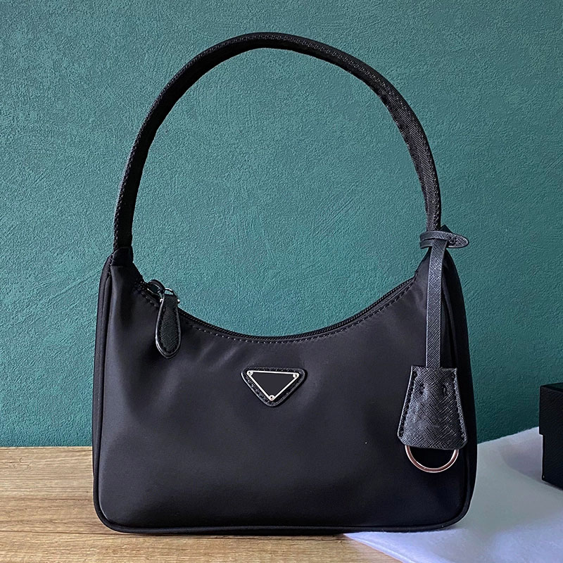2021 hobo women Shoulder Bag re-edition designers Tote handbags Nylon presbyopic purse lady messenger bags 0101 Glpy85#, See other product
2021 hobo women Shoulder Bag re-edition designers Tote handbags Nylon presbyopic purse lady messenger bags 0101 Glpy85#, See other product